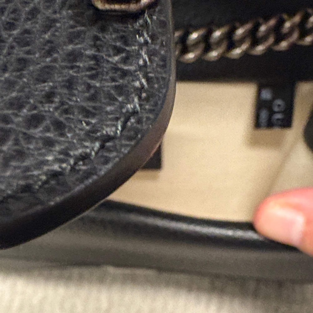 Like New Gucci Leather Chain Shoulder Bag - Picture 7 of 11